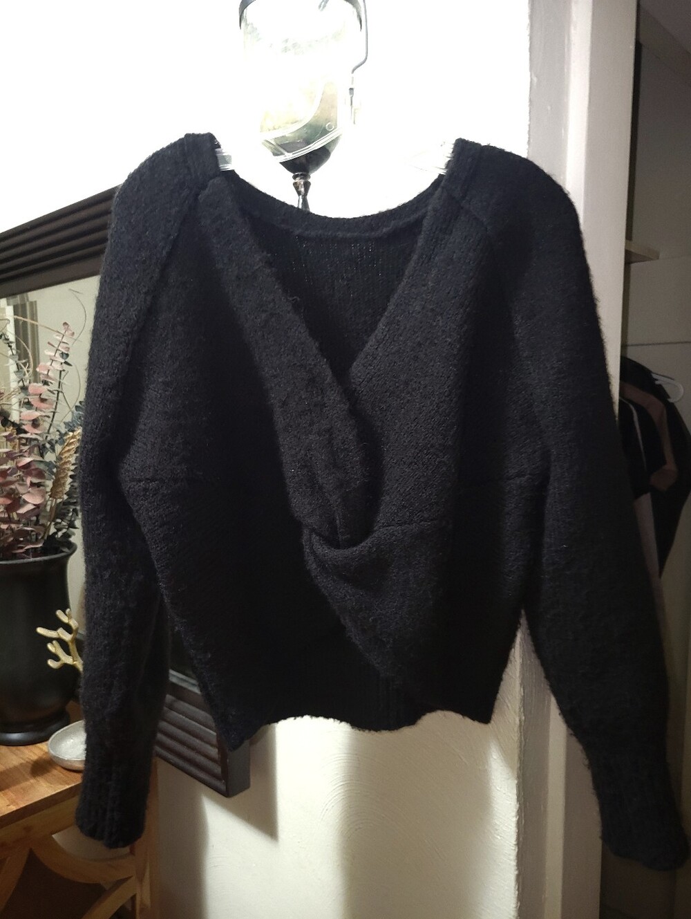 $68 EXPRESS Scoop Medium Crop Style Black Cozy Sweater Size XS